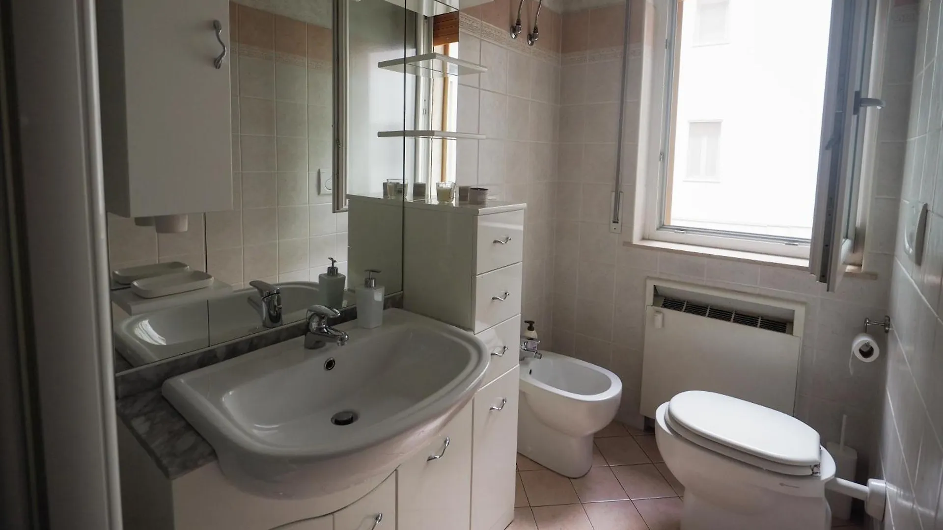 Appartamento Bilocale Moderno Centro Mantova 0*,  Italia